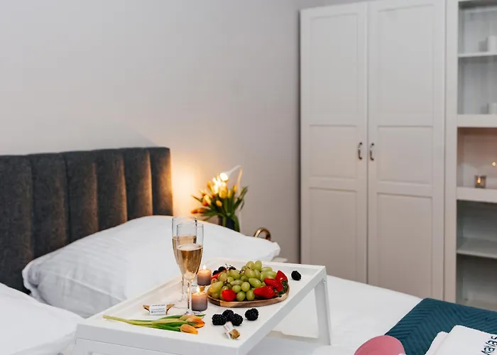 Maya's Flats & 59 - Milosci Апартаменты *